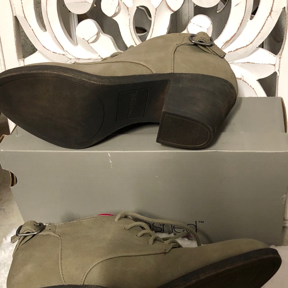 Lace Up Aankle Booties With Block Heel. - image 3